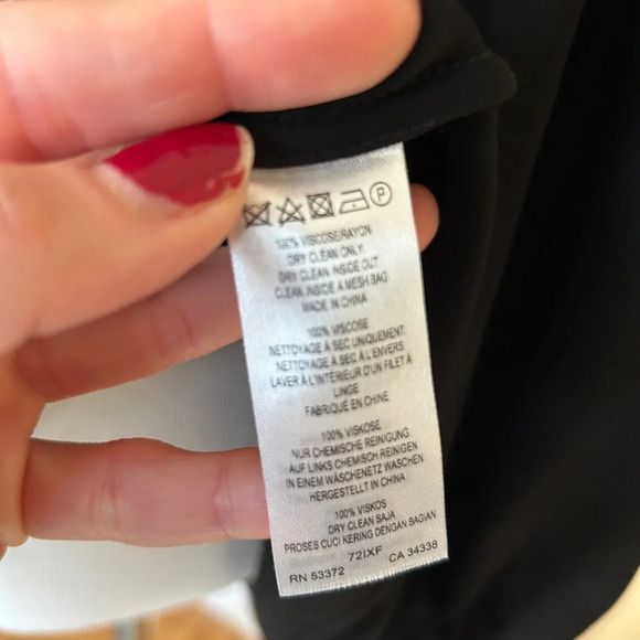 French Connection Black One-Shoulder Ruffle Top Women’s Size 6 - Picture 6 of 7